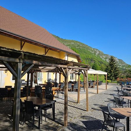 Auberge De Pontgibaud Lathuile Luaran gambar
